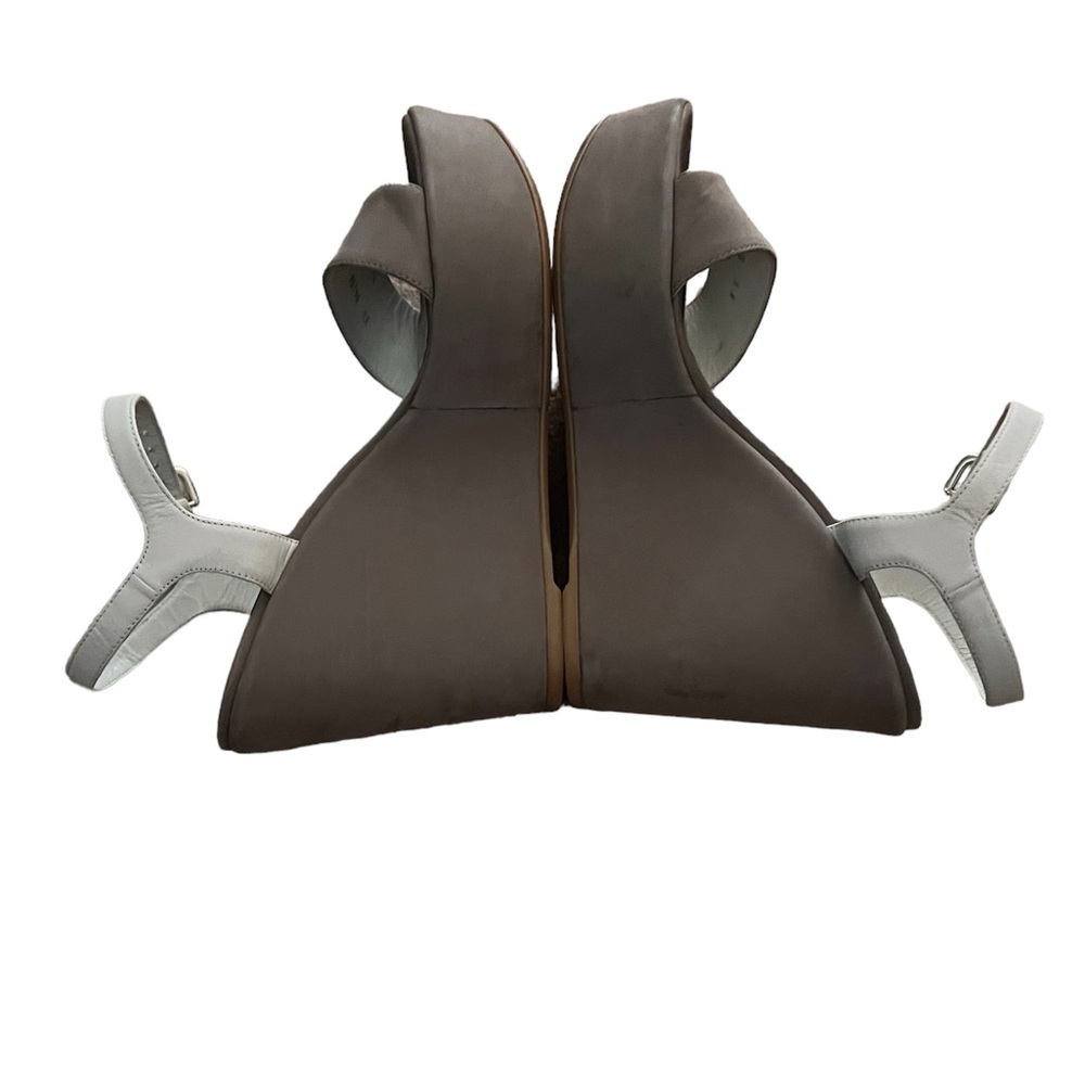 Stuart Weitzman Taupe Suede Platform Wedge Sandal… - image 4